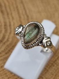 Echt zilveren ring met Labradoriet maat 17 mm