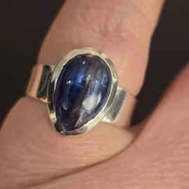 Echt zilveren ring met Kyaniet, maat 19