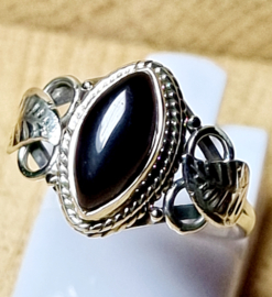 Echt zilveren ring met onyx maat 19.5