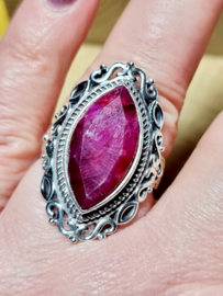 Echt zilveren ring met Robijn steen maat 20.5