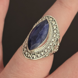 Echt zilveren ring met Saffier, maat 18