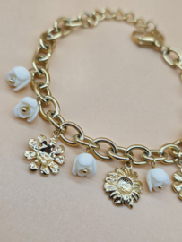 Armband met acetaat bloemige roos bedeltjes