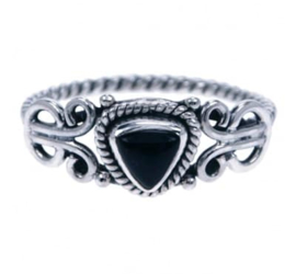 Echt zilveren ring met Onyx maat 16.5