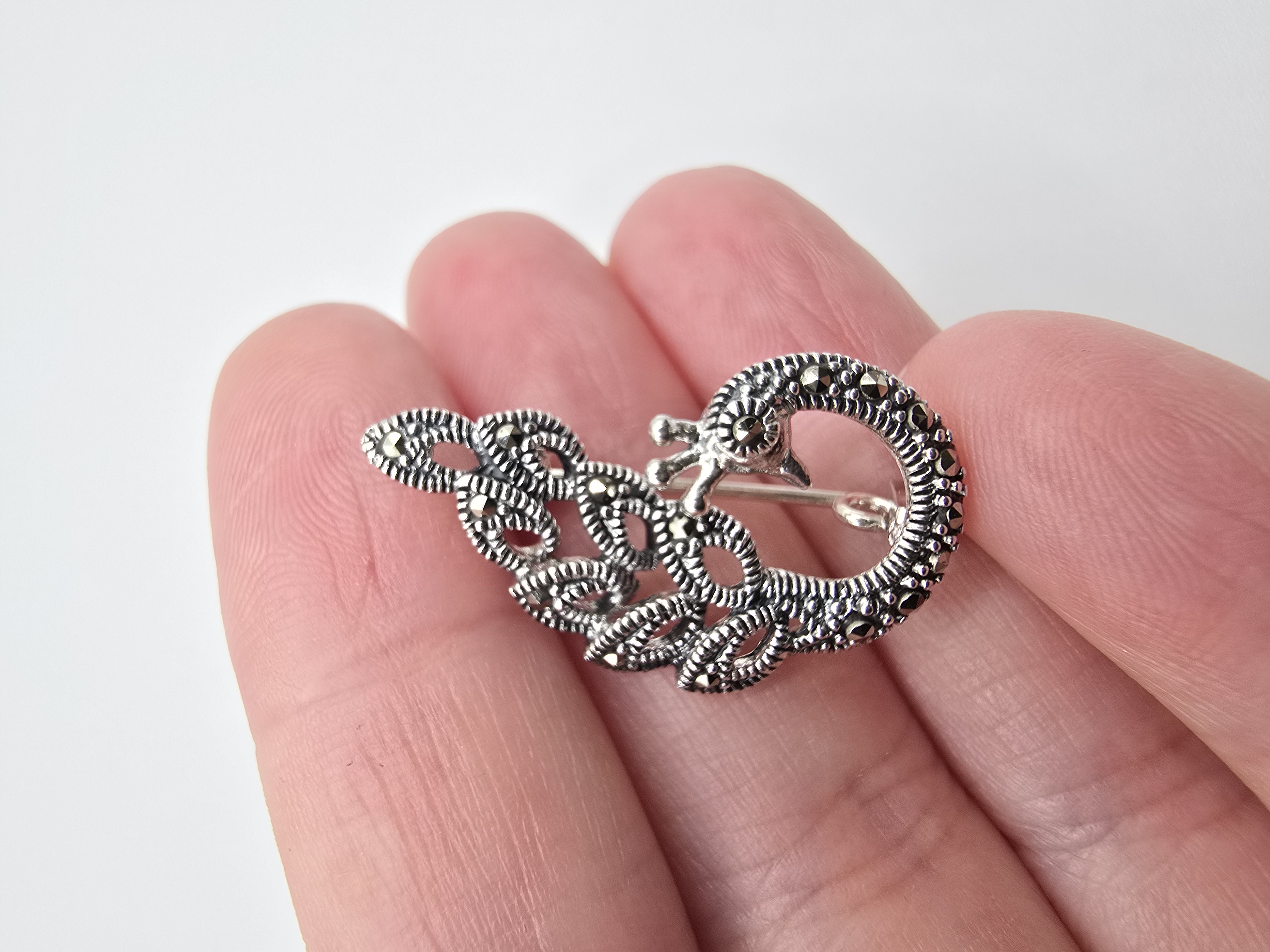 925 zilveren broche, vogel/ pauw met Marcasiet