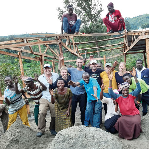 Bouw van drying shed, social return project 2019