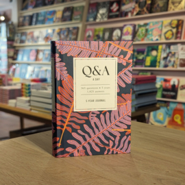 Q&A a Day Bright Botanicals - 5-Year Journal