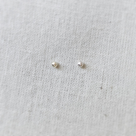 Oorbel mini bal 2 mm |  Paar | Sterling zilver