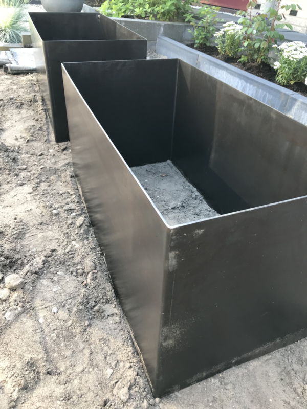 Cortenstaal in uw tuin Corten bloembakken zonder bodem SteelTrends.nl