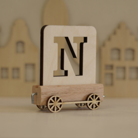 N | Houten lettertrein