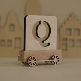 Q | Houten lettertrein