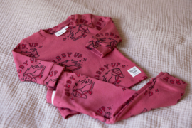 Feetje pyjama howdy holly berry