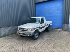 Toyota Land Cruiser HZJ79 4.2D single cabin