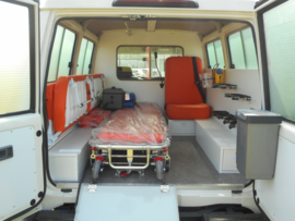 Toyota Land Cruiser HZJ78 ambulance