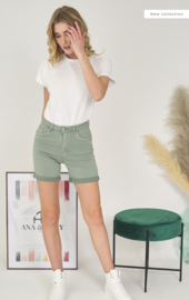 Ana Lucy - Short - Groen