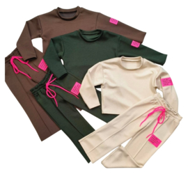 Label set green