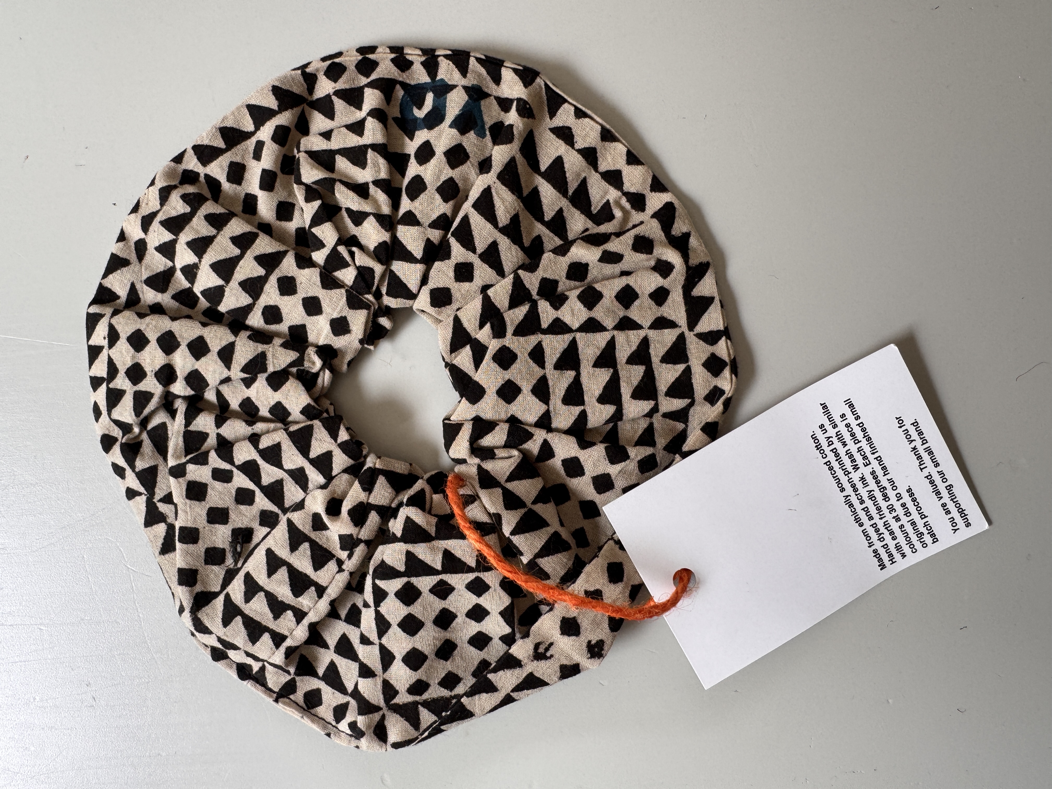 YOUNG DOUBLE _ YD scrunchie black naturel