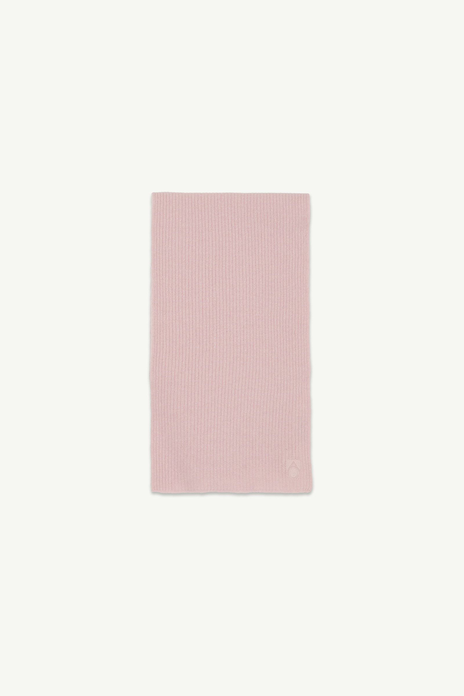 MAIN STORY_pale knit scarf