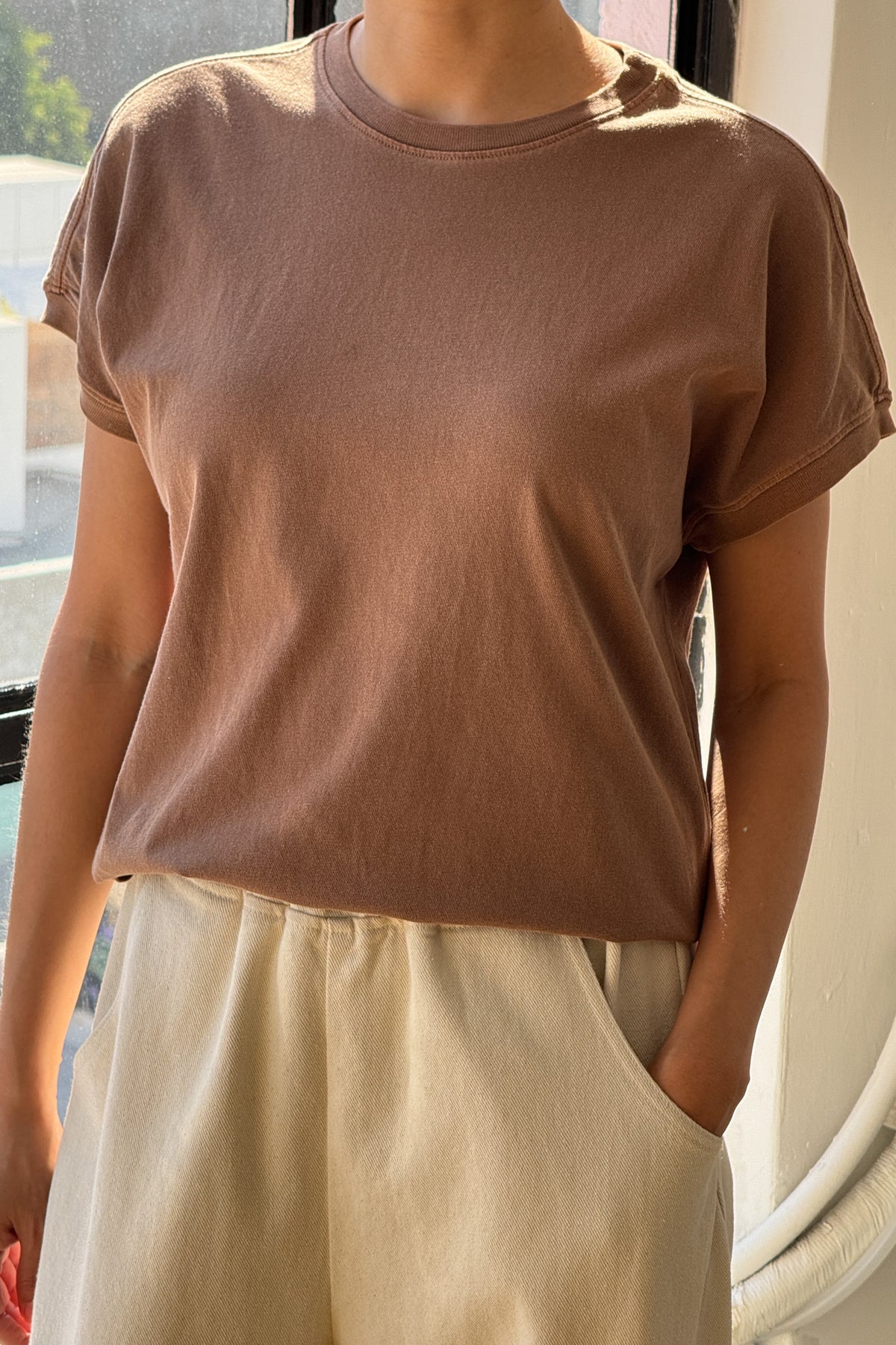 LE BON SHOPPE_Ease Tee - Chocolate