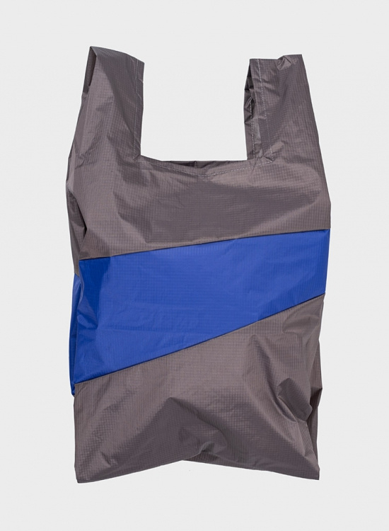 +SUSAN BIJL_The New Shopping Bag Warm Grey & Electric Blue Large
