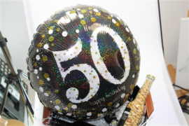 Vijftig jaar felicitatie cadeaupakket met ballon