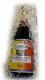 Grote fles bier met felicitatie etiket