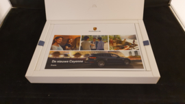 Porsche Cayenne brochure 2017 - NL - With VR glasses