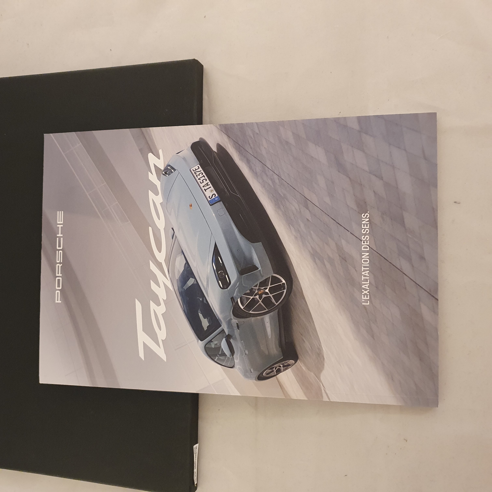 Porsche Taycan 2024 Lookbook Broschüre - WMAT24000130