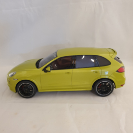 Porsche Cayenne GTS 2013 Peridot green 1/18 GT-Spirit  GT020A