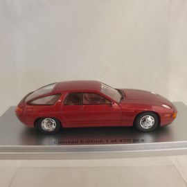 Porsche 928 Sedan 4 deurs 1986 metallic rood 1/43 Kess KE43024010
