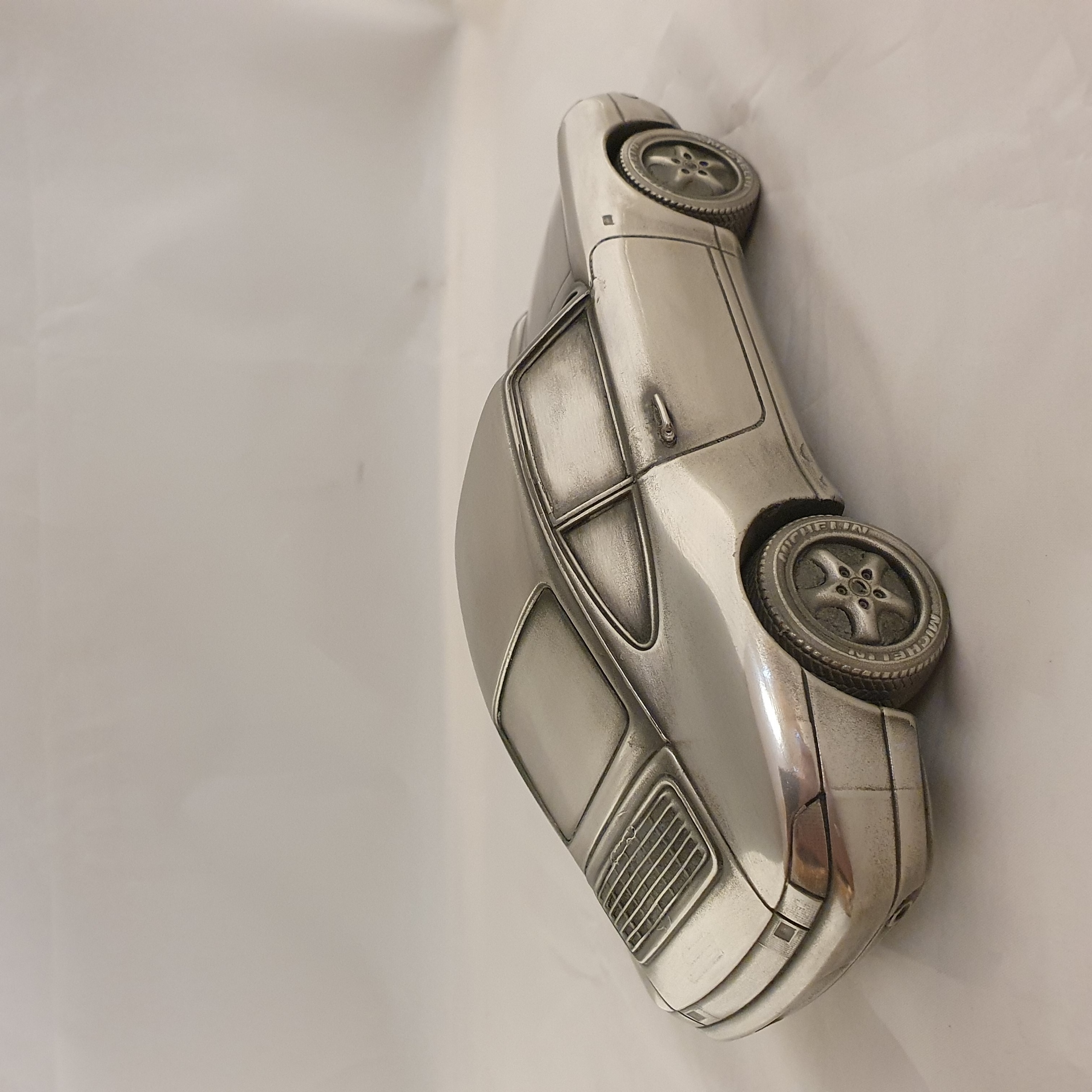 Porsche 911 993 Carrera 1:18 - Silver tin paperweight