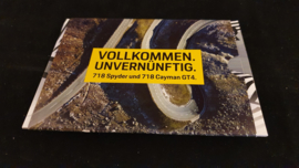 Porsche postcards 718 Spyder and 718 Cayman GT4 - Vollkommen Unvernunftig