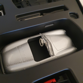 Porsche 356 numéro 1 1948 1/43 à construire soi même sous forme de livre