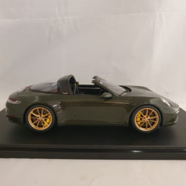 Porsche 911 992 Targa 4S 2020 Vert olive 1/18 GT Spirit GT438