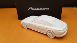 Porsche Panamera GII 2016 - Briefbeschwerer weiß