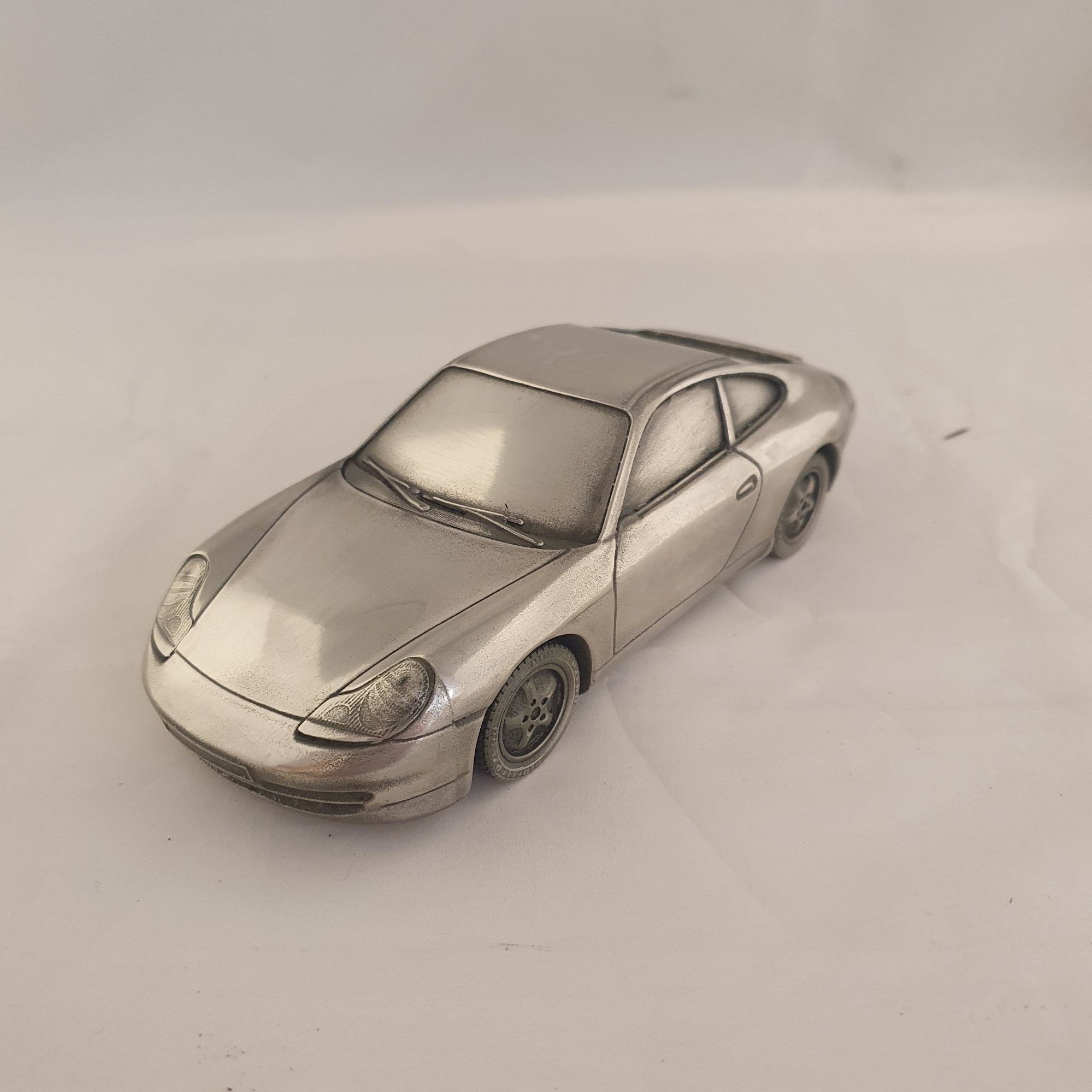Porsche 911 996 Carrera 1:24 - Presse-papier en étain argent