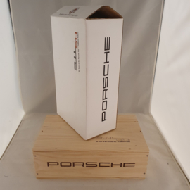 Coffret à vin Porsche 911 50ème ans avec 2 bouteilles de vin - Bordeaux Rouge Pérou 2011