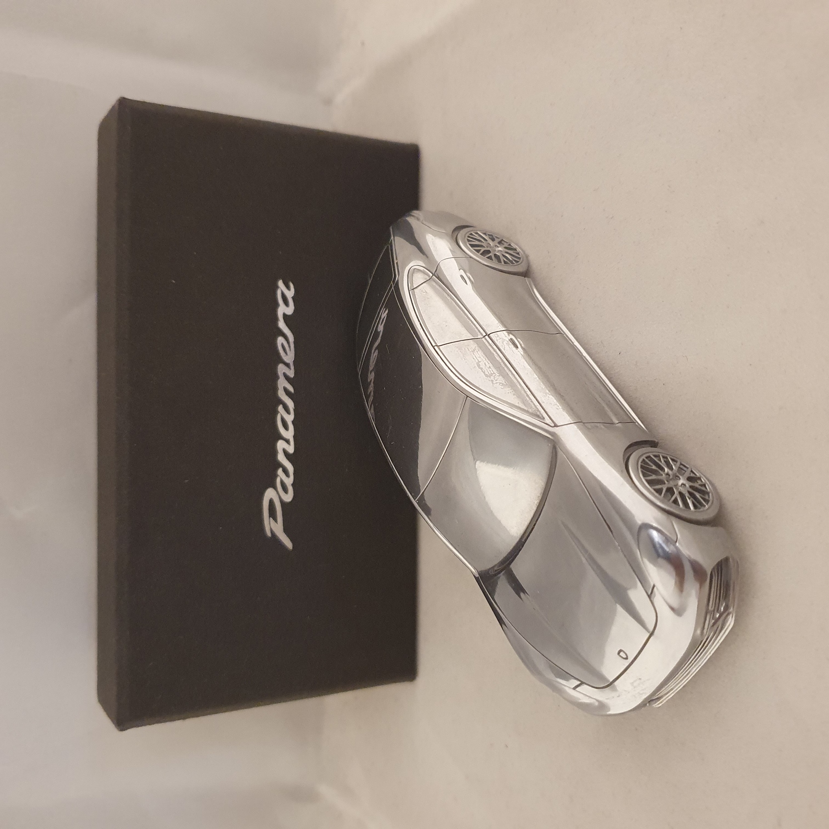 Porsche Panamera GII 2016 - Presse Papier