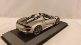 Porsche 918 Spyder official production model presentation model - IAA 2013