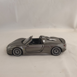 Porsche 918 Spyder gray - Bburago 1:24