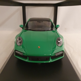 Porsche 911 992 Turbo S 2020 Vert Python 1/18 Minichamps 153069077