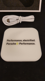 Porsche E-Performance Induktionsladegerät iPhone und Smartphone - QI Technology