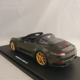 Porsche 911 992 Targa 4S 2020 Vert olive 1/18 GT Spirit GT438
