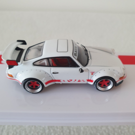 Porsche 911 Carrera 964 RWB Backdate blanc 1/64 Tarmac - T64-046-WH