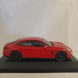 Porsche Panamera GTS 2018 Rouge Carmin 1/43 Herpa WAP0207310J