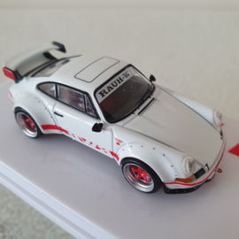 Porsche 911 Carrera 964 RWB Backdate blanc 1/64 Tarmac - T64-046-WH