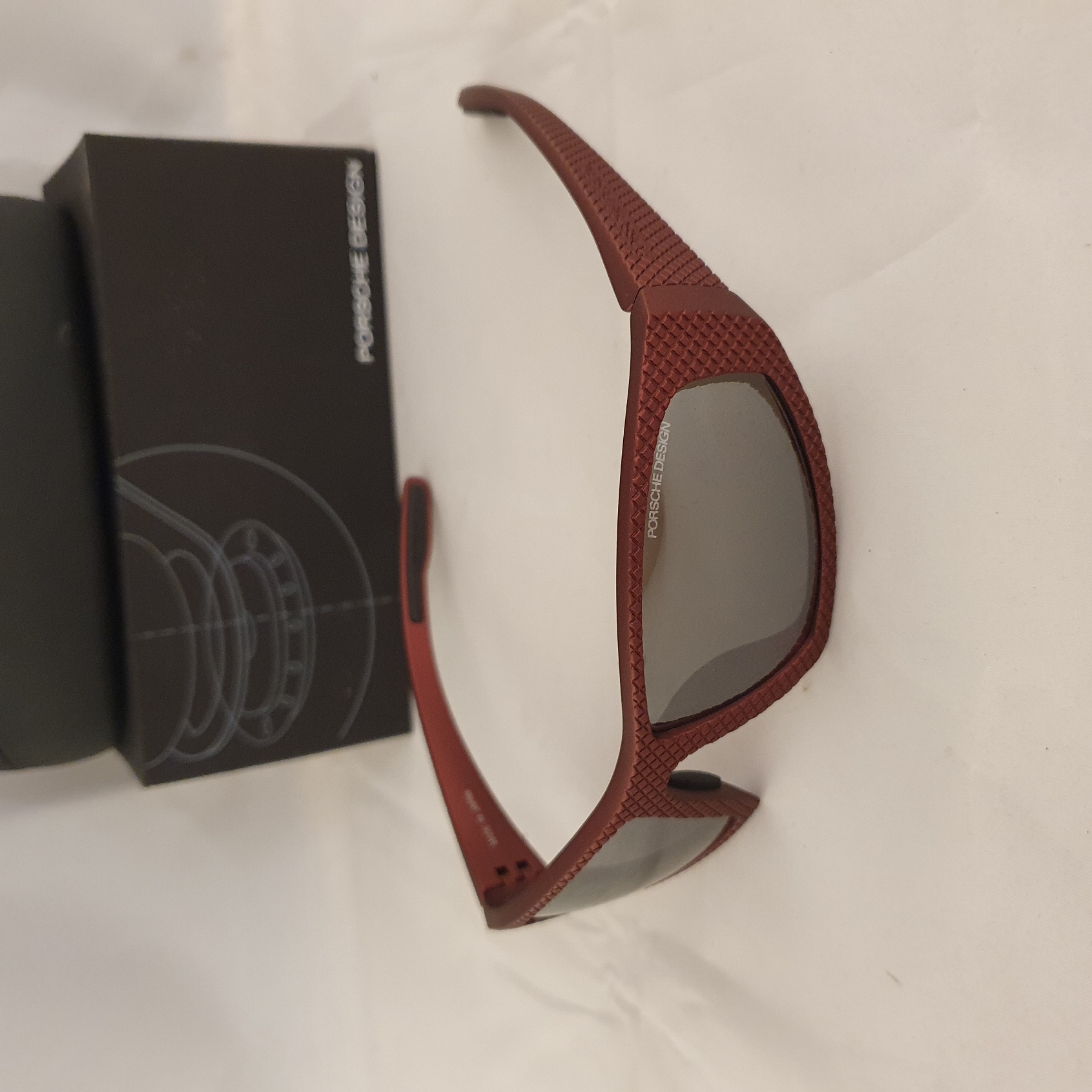 Porsche Design P3005F-130 zonnebril bordeaux rood