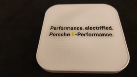 Porsche E-Performance Induktionsladegerät iPhone und Smartphone - QI Technology