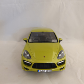 Porsche Cayenne GTS 2013 Peridot green 1/18 GT-Spirit  GT020A