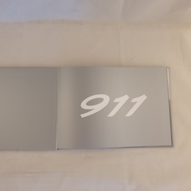 Porsche hardcover brochure 2011 - DE - Die neuen 911 Carrera Cabriolet Modelle