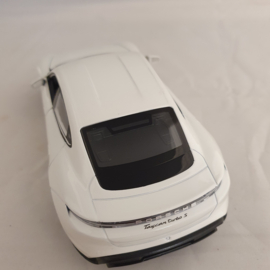 Porsche Taycan Turbo S Weiß - Welly 1:24